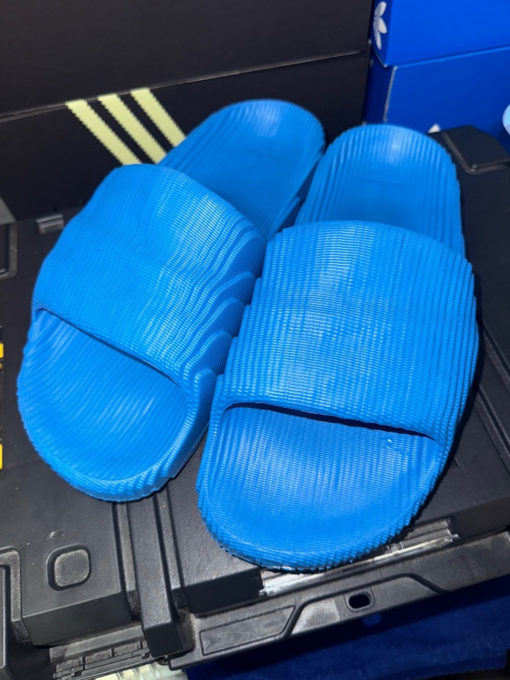 ADILETTE 22 - BRIGHT BLUE - SIZE 9